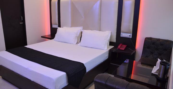 โฮเต็ล รอยัล พาร์ค 22 Hotel จัณฑีครห์ ภายนอก รูปภาพ