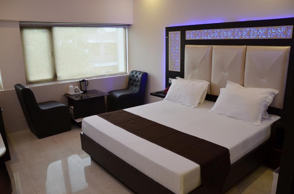 โฮเต็ล รอยัล พาร์ค 22 Hotel จัณฑีครห์ ภายนอก รูปภาพ