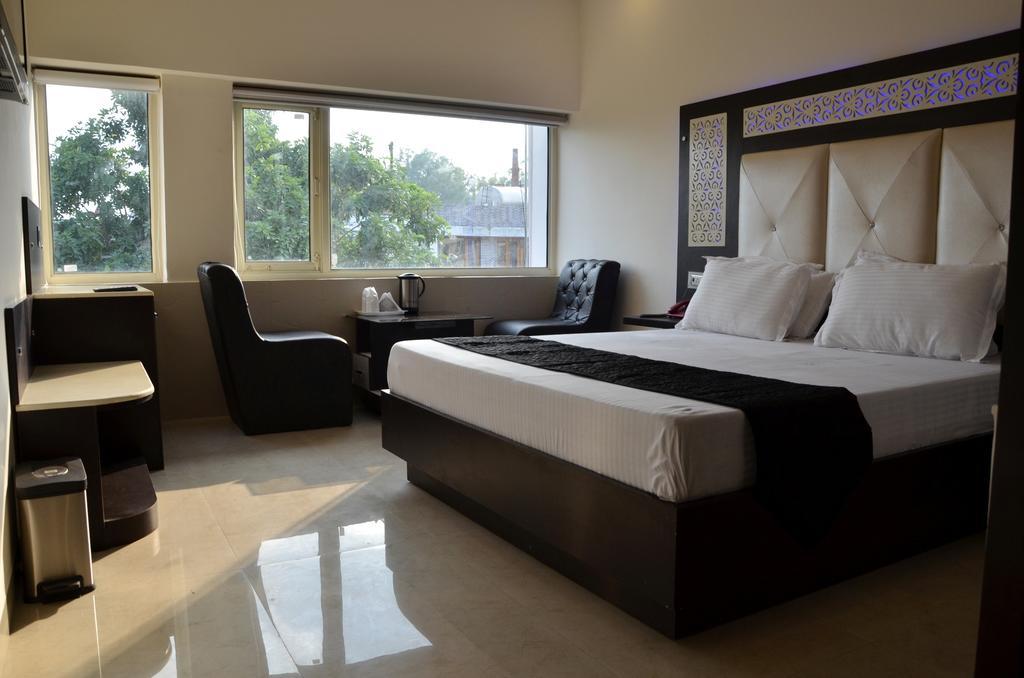 โฮเต็ล รอยัล พาร์ค 22 Hotel จัณฑีครห์ ภายนอก รูปภาพ